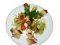 Шашлычки из морепродуктов: лосось, масляная рыба, тигровые креветки с овощами гриль